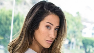 Eva Lovia
